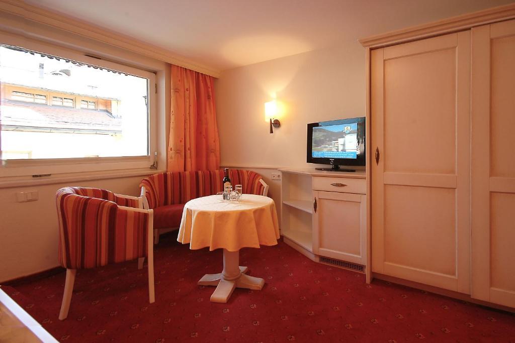 Appart & Hotel Garni Villa Knauer Mayrhofen Habitación foto